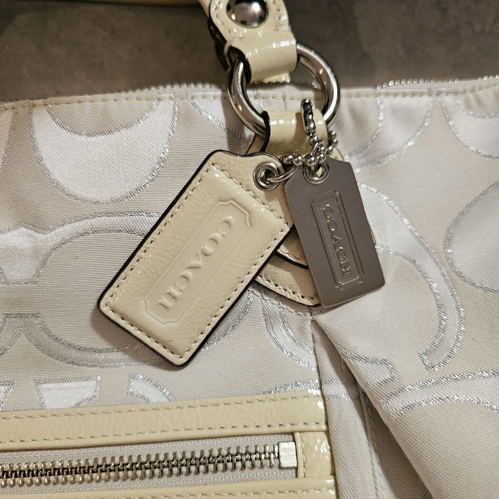 Coach Cream Signature Tote Bag - Picture 5 of 15
